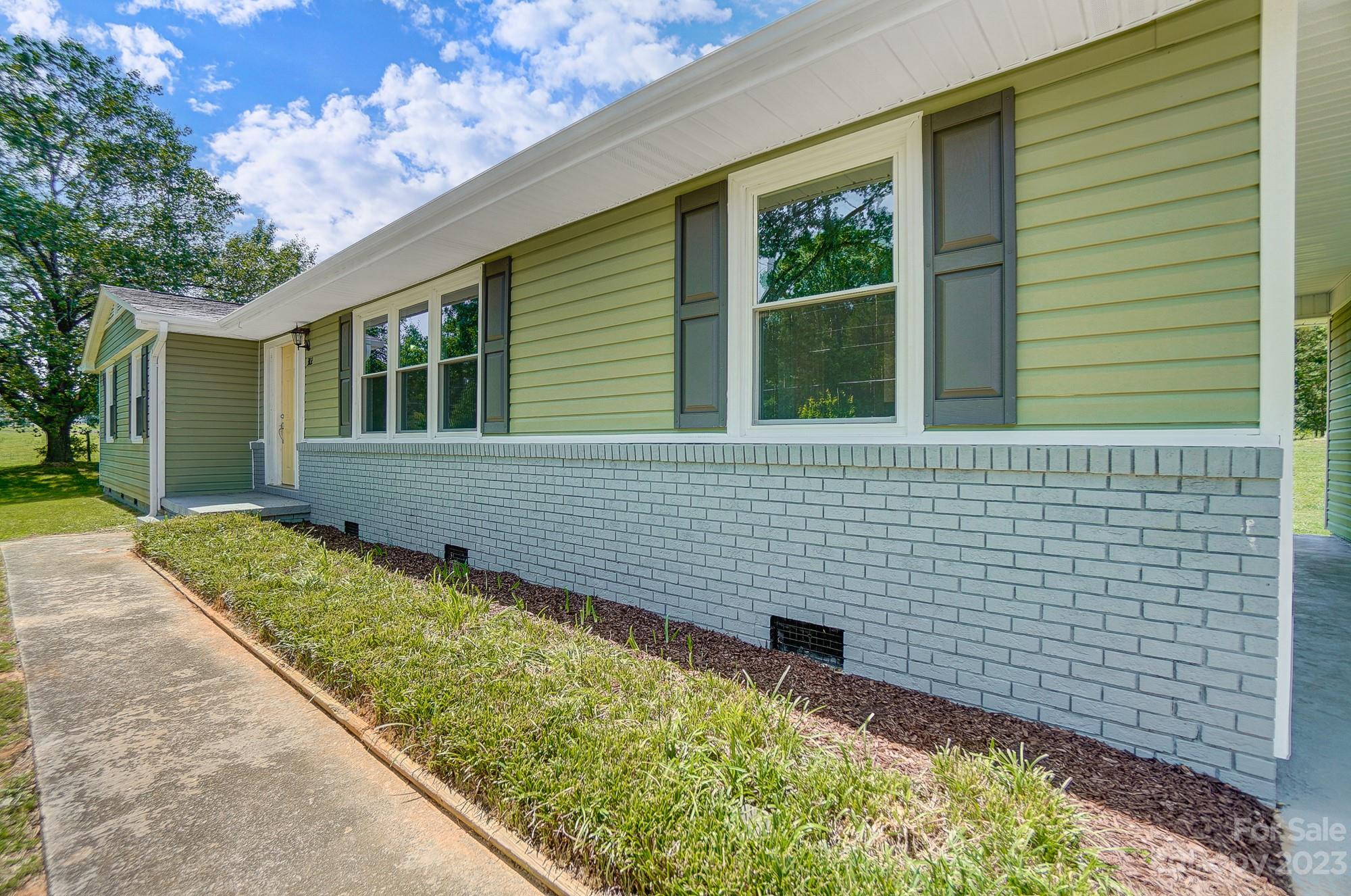 3102 Cloninger Road Dallas, NC 28034 - Photo 3 of 19 Gallery Image 3