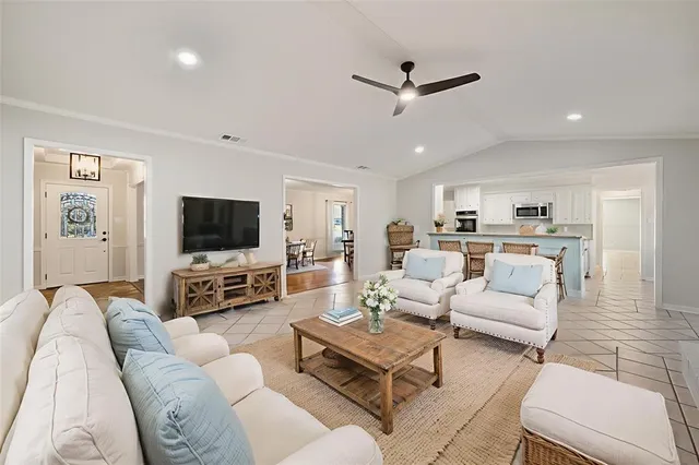 $445,900 | 2013 Glenwood Circle, Corsicana, TX 75110