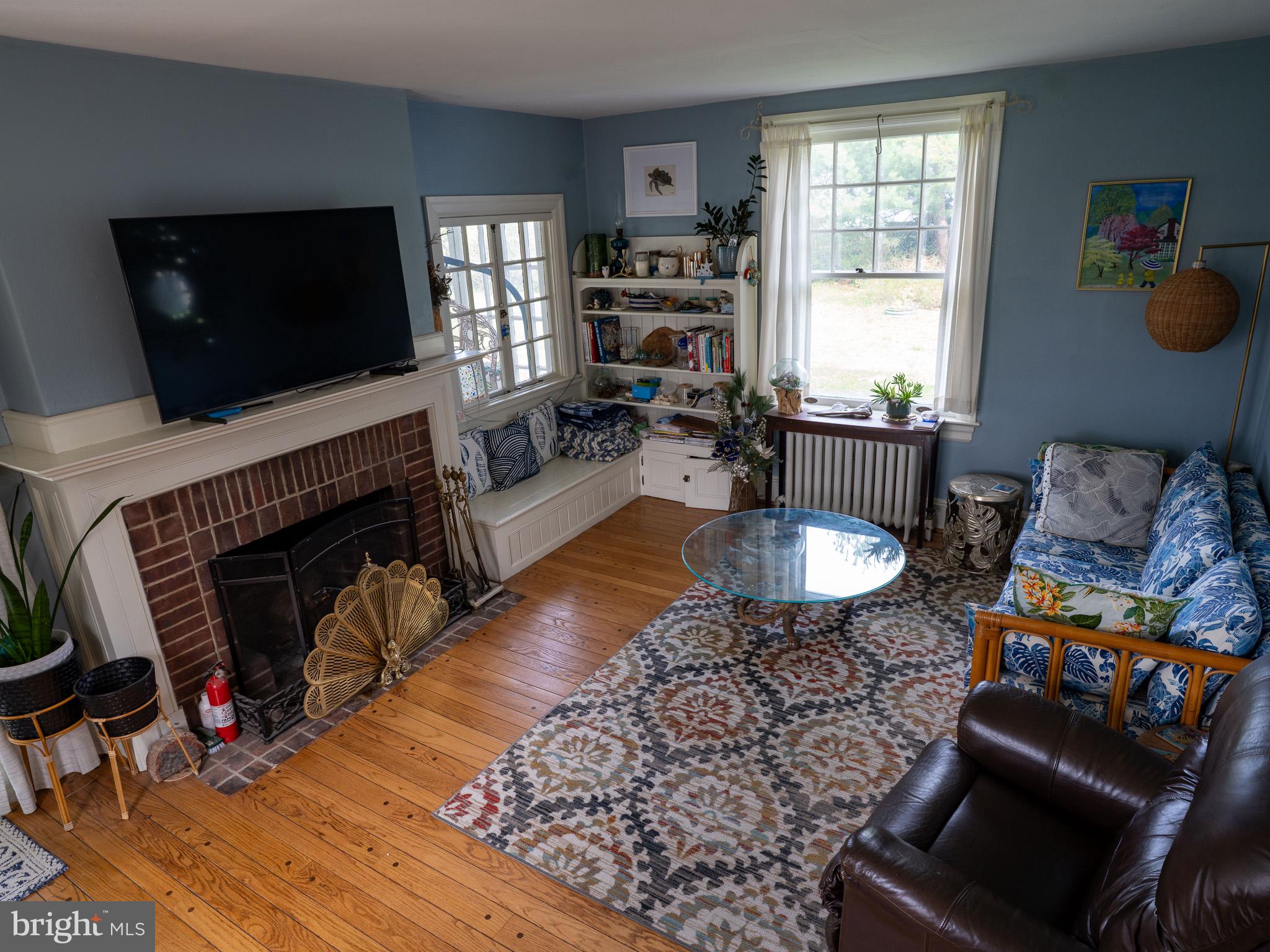 443 High Street Mount Holly, NJ 08060 - Photo 20 of 42 Charming living space with cozy vibes.