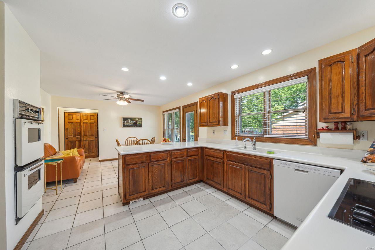 632 North Mosley Road St. Louis, MO 63141 - Photo 11 of 34 Gallery Image 11