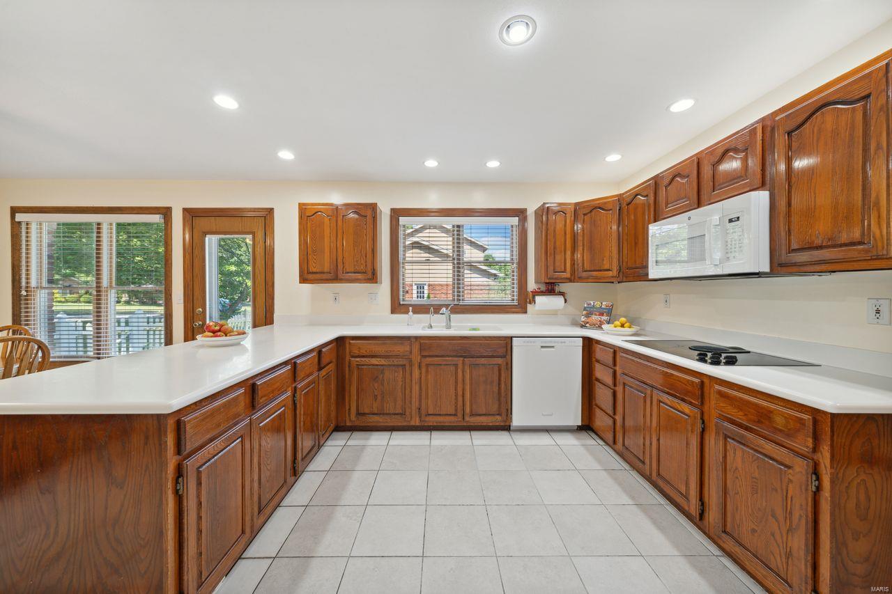 632 North Mosley Road St. Louis, MO 63141 - Photo 12 of 34 Gallery Image 12