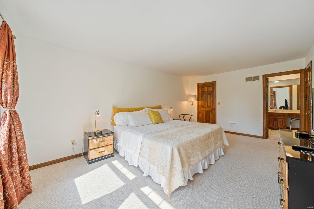 632 North Mosley Road St. Louis, MO 63141 - Photo 18 of 34 Gallery Image 18