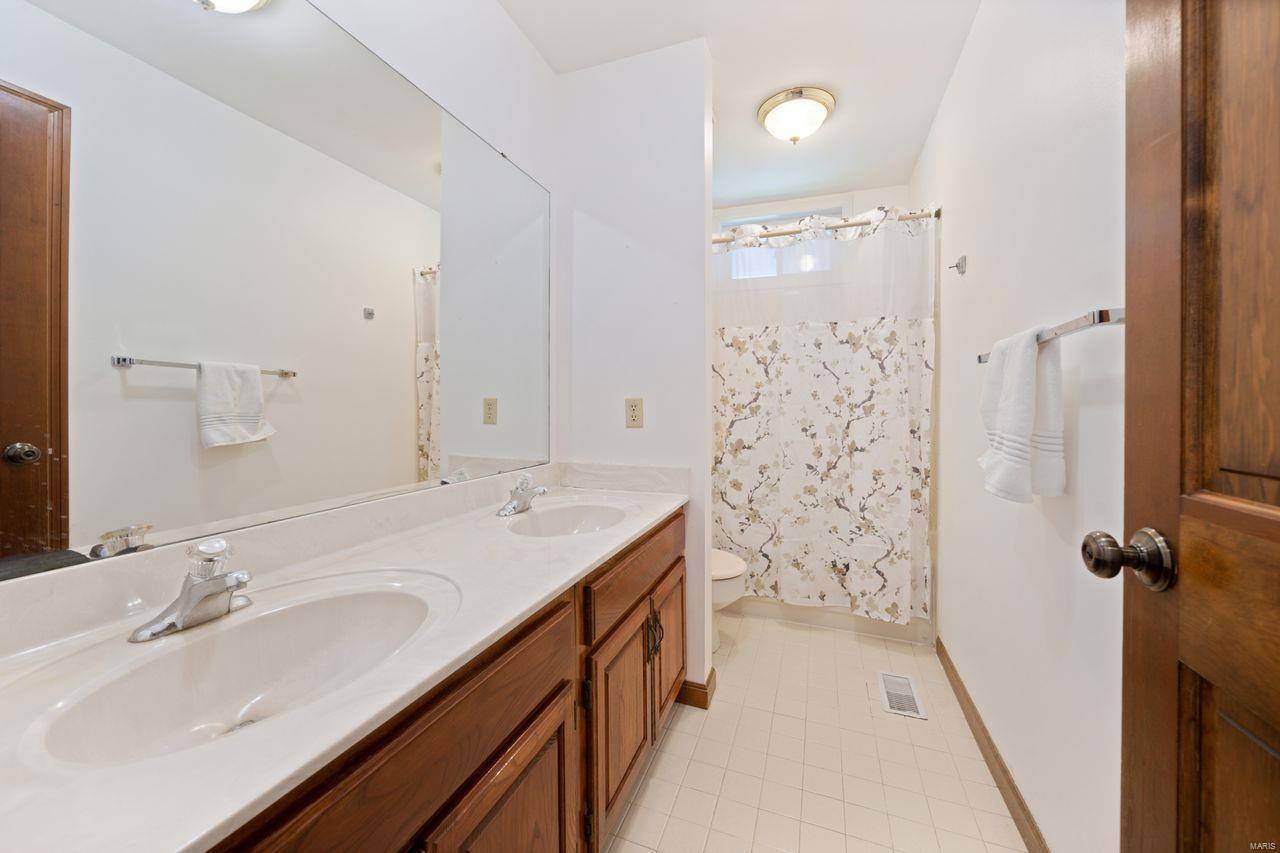 632 North Mosley Road St. Louis, MO 63141 - Photo 21 of 34 Gallery Image 21