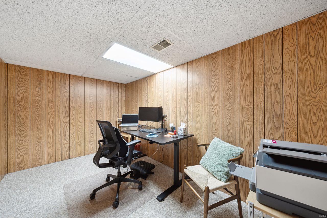 632 North Mosley Road St. Louis, MO 63141 - Photo 29 of 34 Gallery Image 29