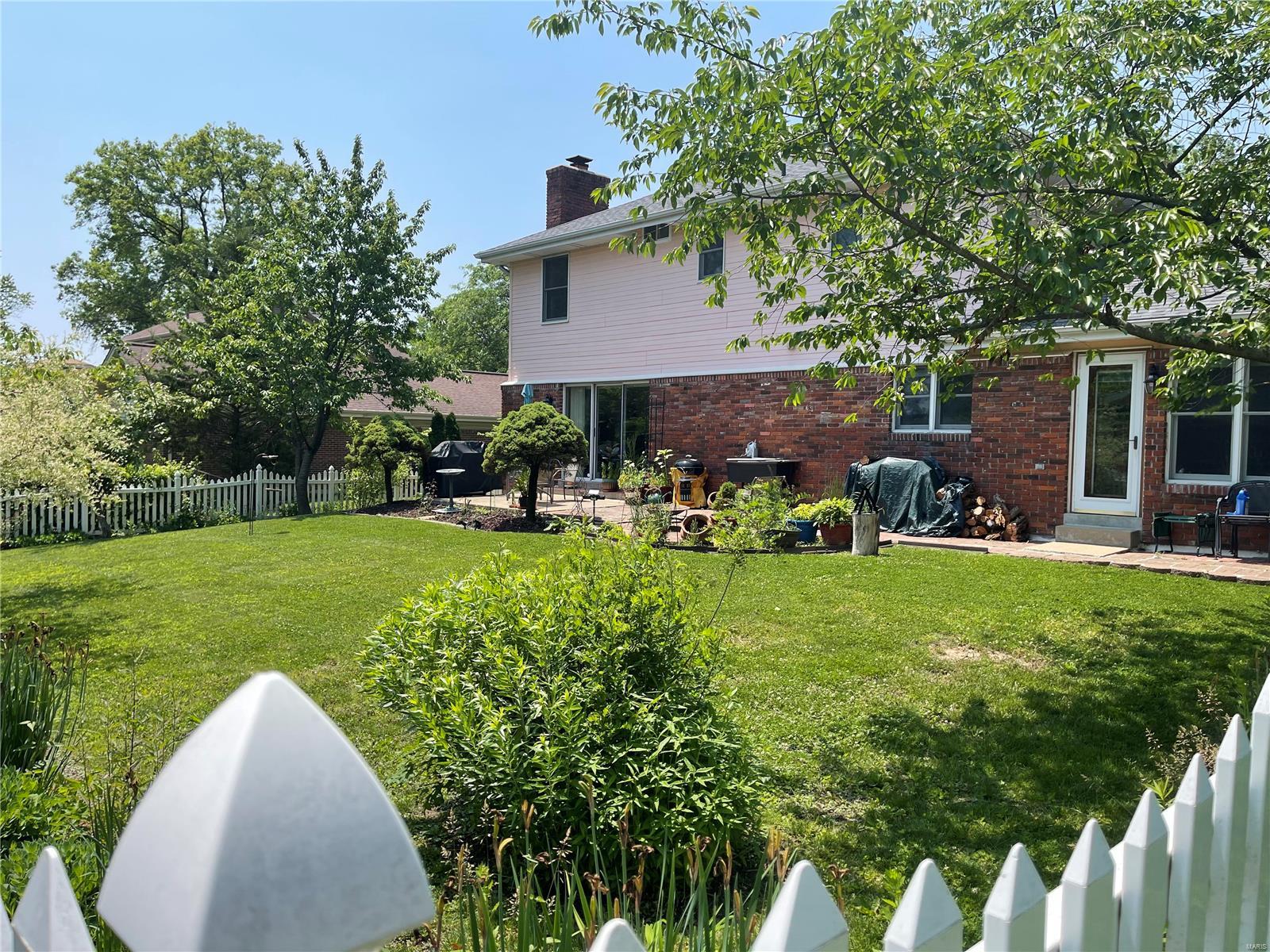 632 North Mosley Road St. Louis, MO 63141 - Photo 3 of 34 Gallery Image 3