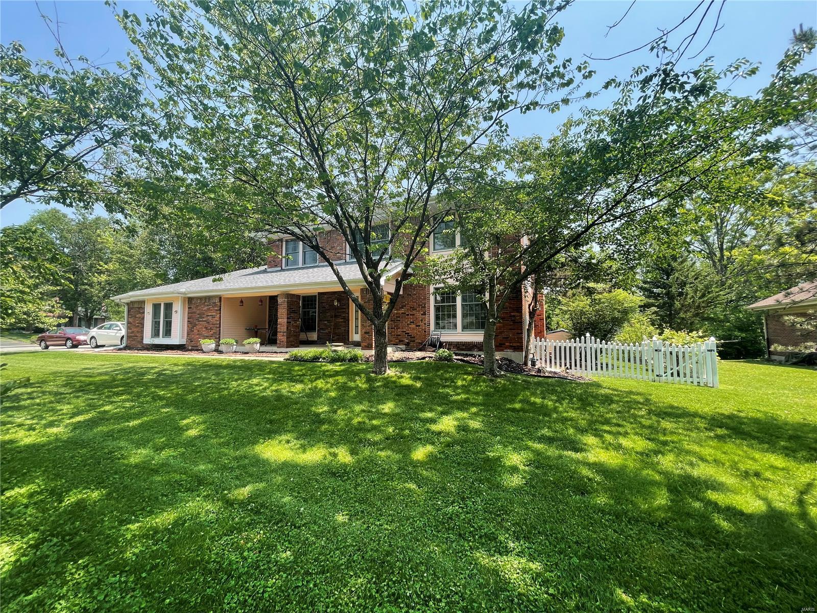 632 North Mosley Road St. Louis, MO 63141 - Photo 4 of 34 Gallery Image 4