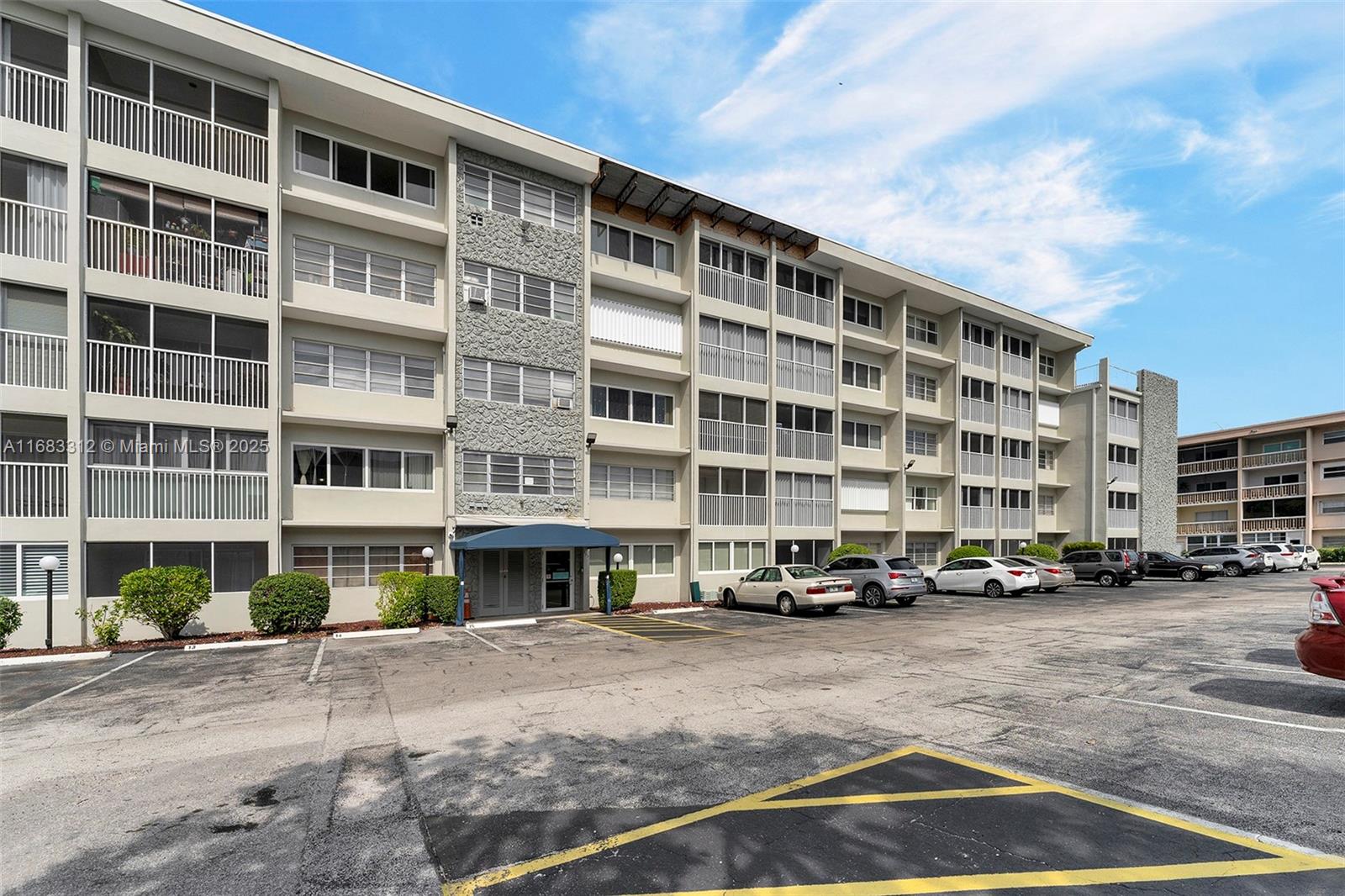 330 Southeast 2nd Street, Unit 303F Hallandale Beach, FL 33009 - Photo 26 of 26 a buildings view