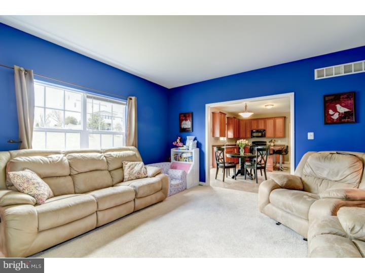 2614 Bridle Path Road Norristown, PA 19403 - Photo 8 of 25 Family Room