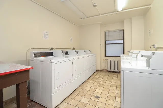 $1,395 | 3330 North Lake Shore Drive, Unit 4B, Chicago, IL 60657