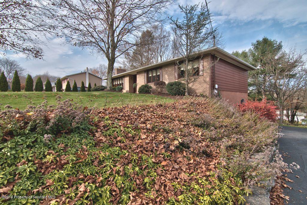 104 Mosswood Road Moscow, PA 18444 - Photo 3 of 75 Gallery Image 3