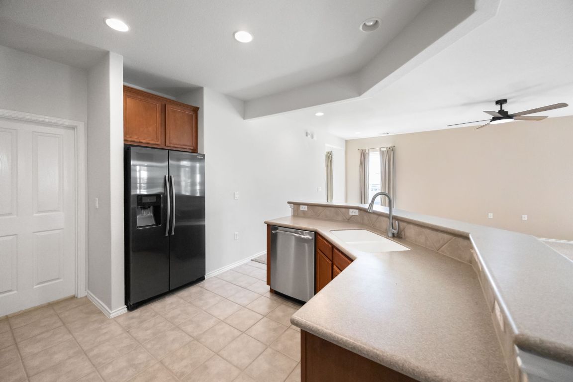 201 Limestone Shoals Court Georgetown, TX 78633 - Photo 13 of 36