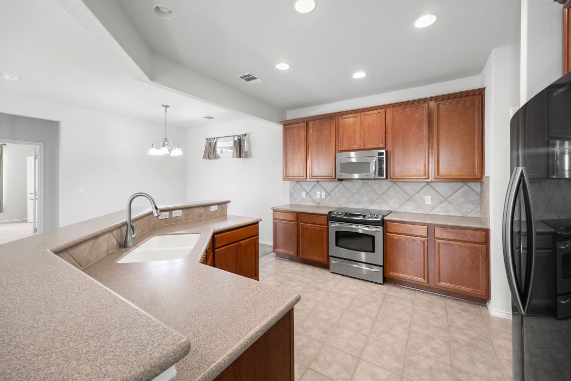 201 Limestone Shoals Court Georgetown, TX 78633 - Photo 15 of 36