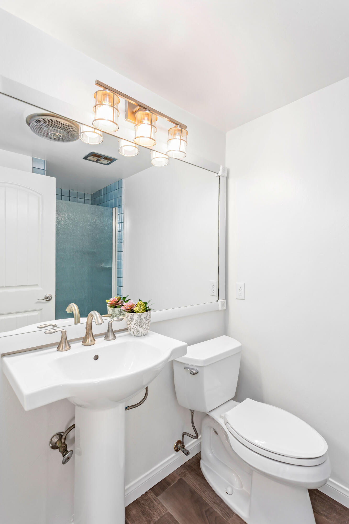 4700 Sandyland Road, Unit 54 Carpinteria, CA 93013 - Photo 13 of 26 Bathroom #1