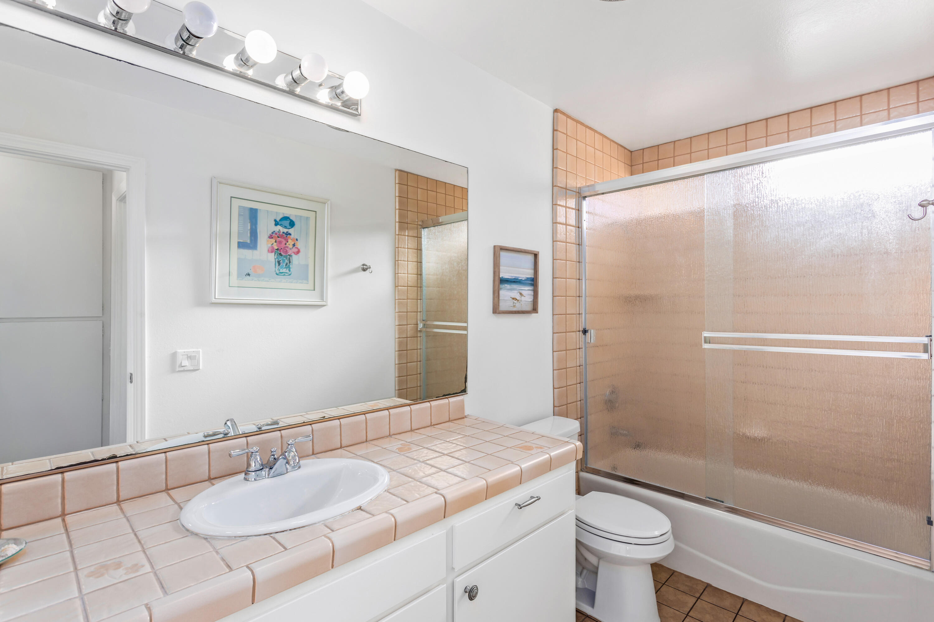 4700 Sandyland Road, Unit 54 Carpinteria, CA 93013 - Photo 16 of 26 Bathroom 2