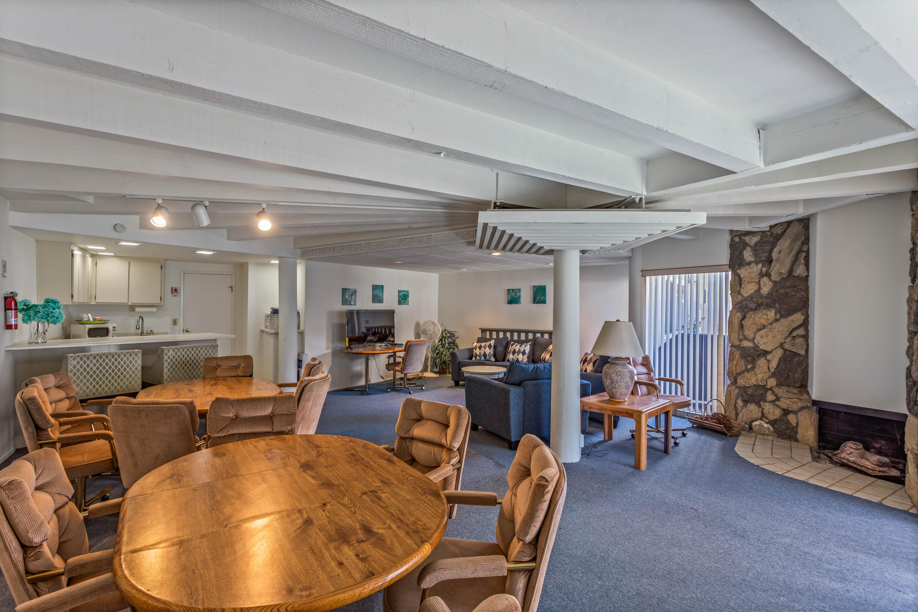 4700 Sandyland Road, Unit 54 Carpinteria, CA 93013 - Photo 21 of 26 Game Room