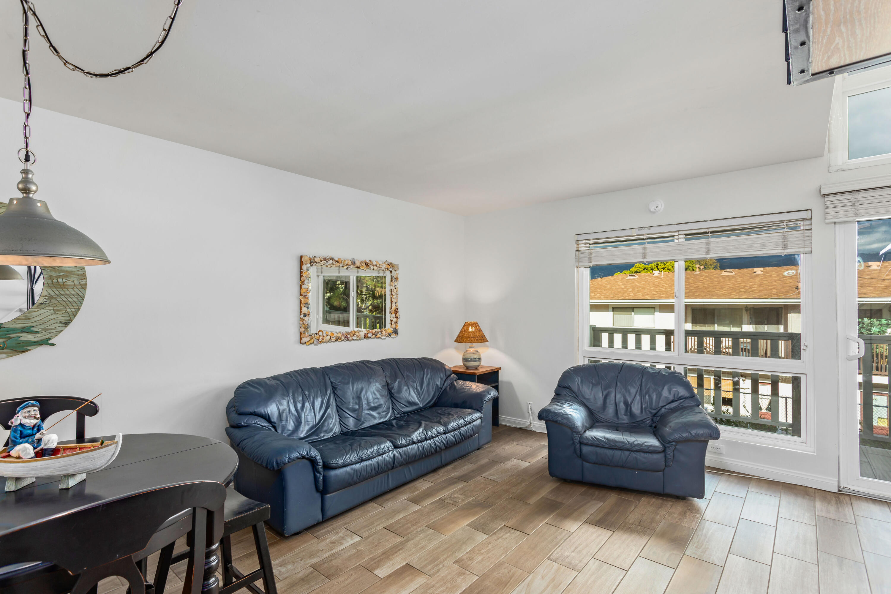 4700 Sandyland Road, Unit 54 Carpinteria, CA 93013 - Photo 6 of 26 Living/Dining