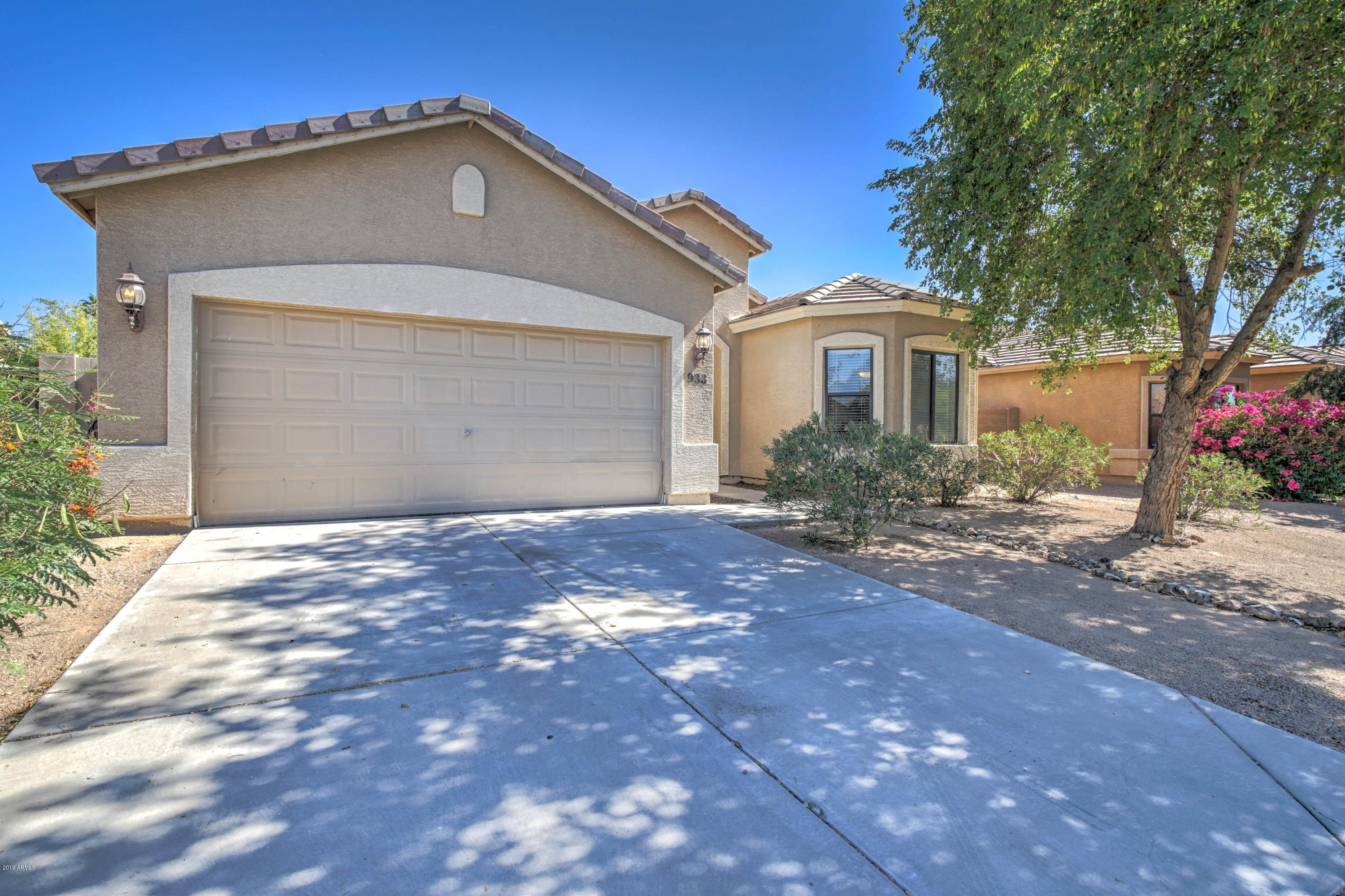 933 West Carter Road Phoenix, AZ 85041 - Photo 2 of 24 933 W Carter Rd