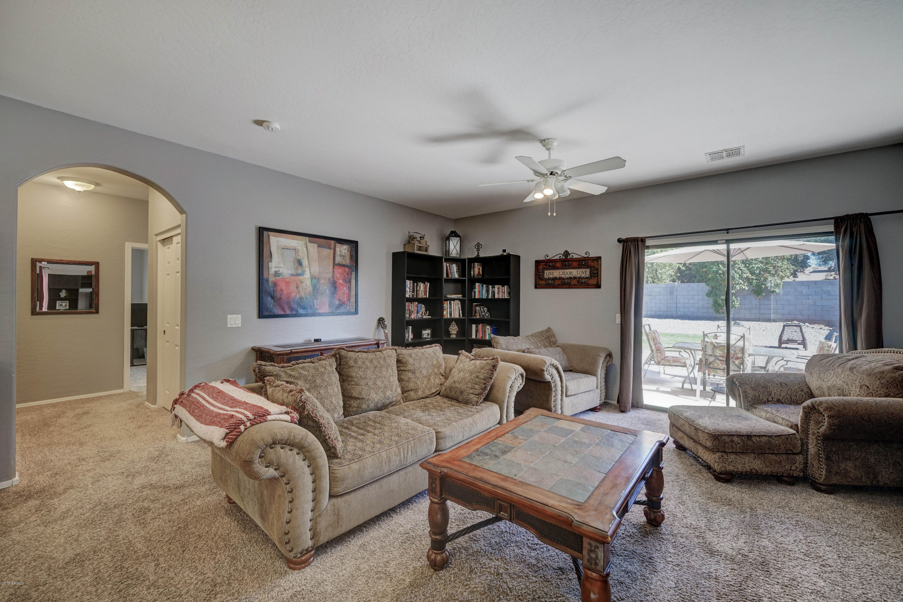 933 West Carter Road Phoenix, AZ 85041 - Photo 5 of 24 933 W Carter Rd