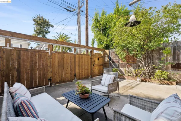 $699,000 | 3710 West Street, Oakland, CA 94609