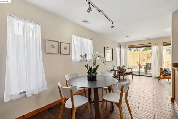 $699,000 | 3710 West Street, Oakland, CA 94609