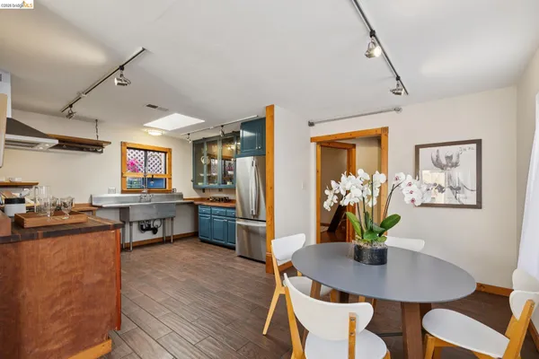 $699,000 | 3710 West Street, Oakland, CA 94609