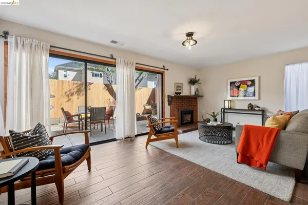 $699,000 | 3710 West Street, Oakland, CA 94609