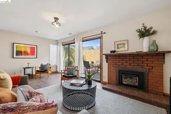 $699,000 | 3710 West Street, Oakland, CA 94609