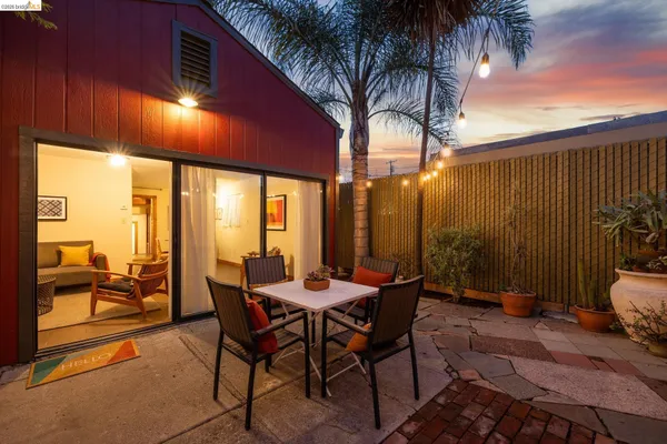 $699,000 | 3710 West Street, Oakland, CA 94609