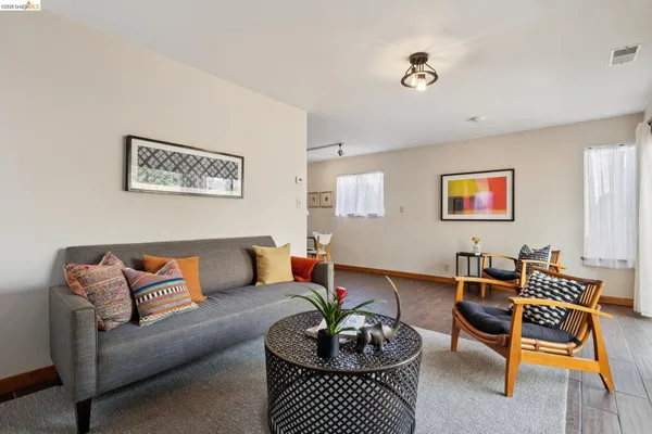 $699,000 | 3710 West Street, Oakland, CA 94609
