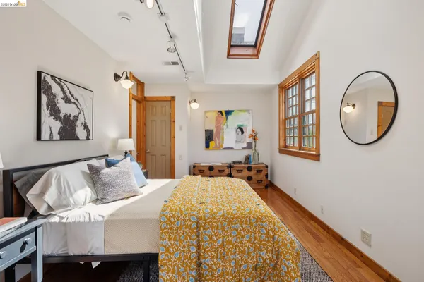 $699,000 | 3710 West Street, Oakland, CA 94609