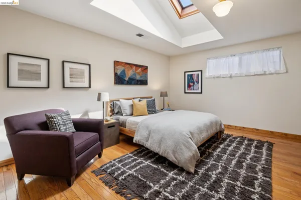 $699,000 | 3710 West Street, Oakland, CA 94609