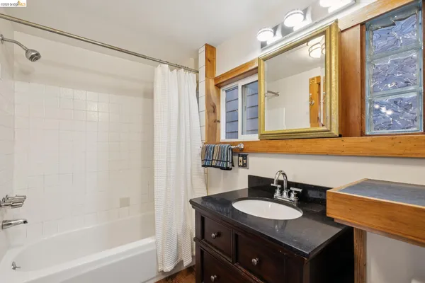 $699,000 | 3710 West Street, Oakland, CA 94609