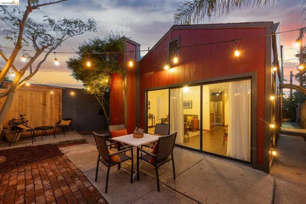 $699,000 | 3710 West Street, Oakland, CA 94609