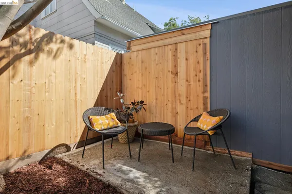 $699,000 | 3710 West Street, Oakland, CA 94609