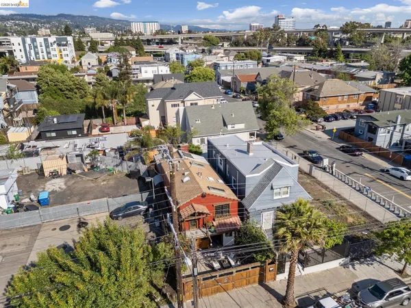 $699,000 | 3710 West Street, Oakland, CA 94609