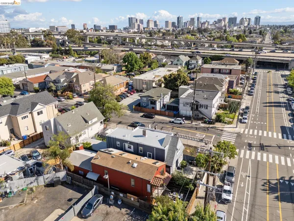 $699,000 | 3710 West Street, Oakland, CA 94609