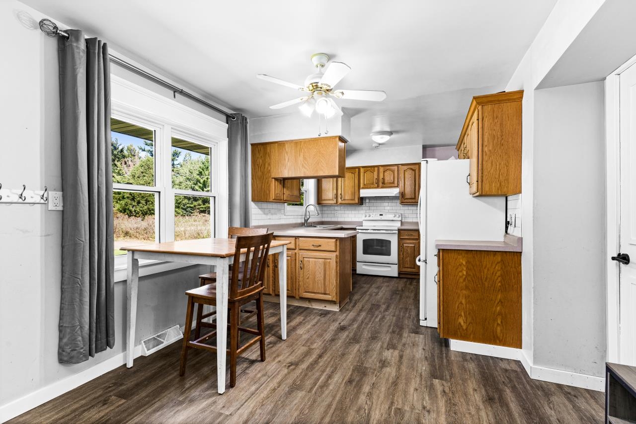 56 Helberg Road Esko, MN 55733 - Photo 5 of 46 Gallery Image 5