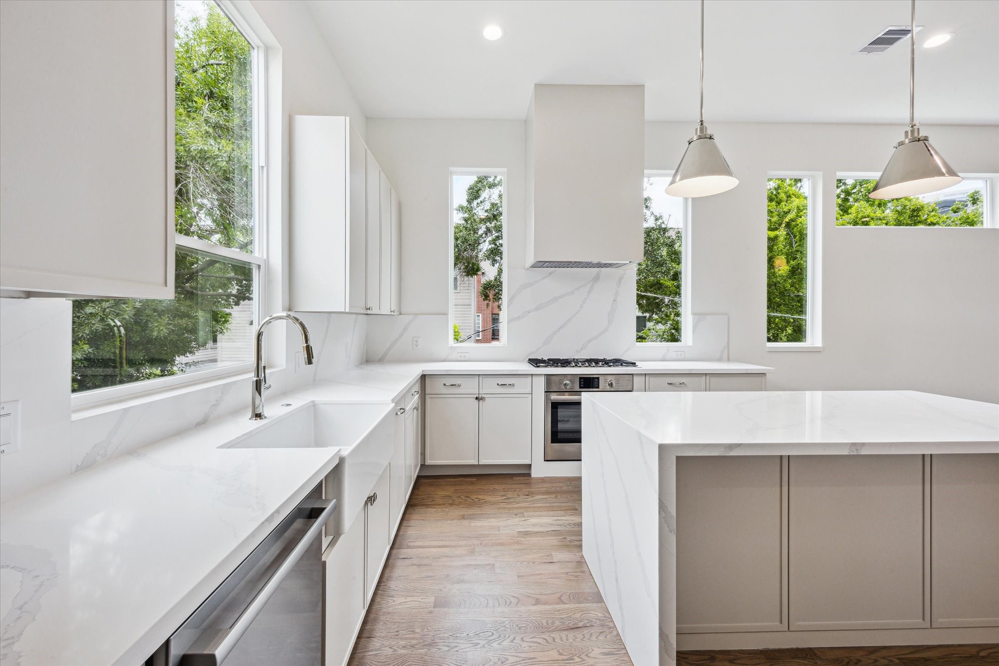 310 Fowler Street Houston, TX 77007 - Photo 9 of 28 Sample image of similar previous project.