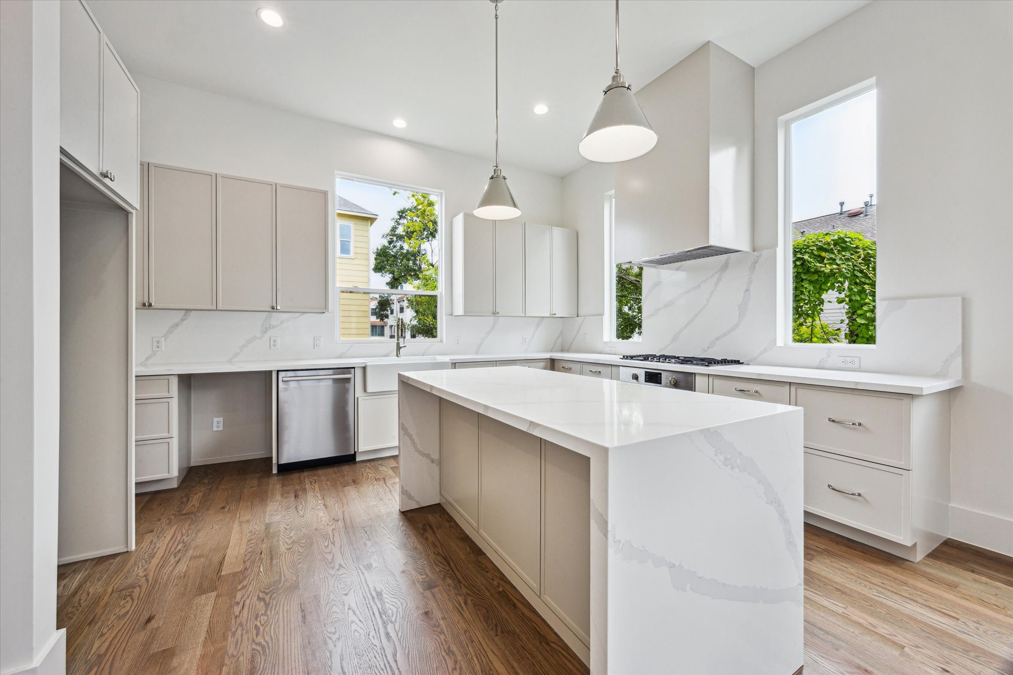 310 Fowler Street Houston, TX 77007 - Photo 10 of 28 Sample image of similar previous project.