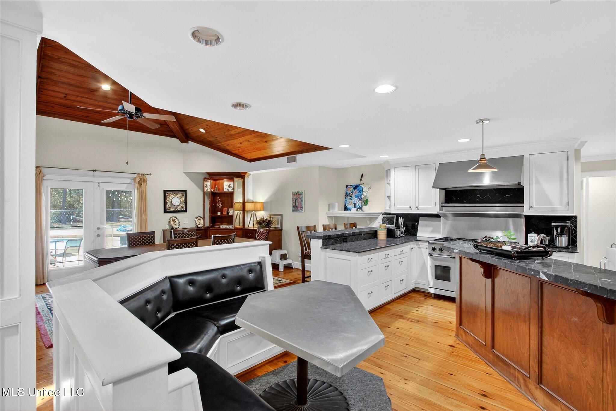 20419 Robinson Road Gulfport, MS 39503 - Photo 15 of 61 16-016