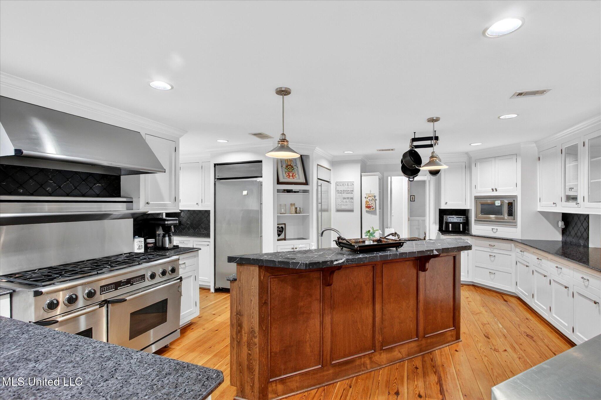 20419 Robinson Road Gulfport, MS 39503 - Photo 16 of 61 17-017