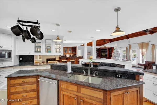 $799,999 | 20419 Robinson Road, Gulfport, MS 39503