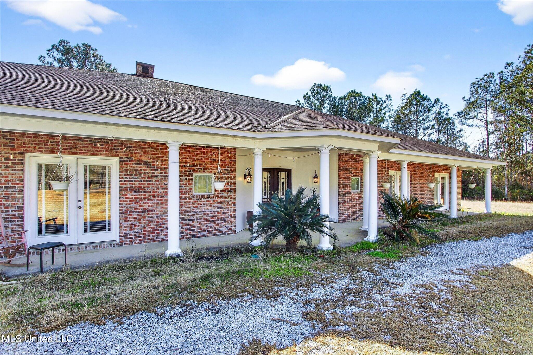 20419 Robinson Road Gulfport, MS 39503 - Photo 5 of 61 05-005