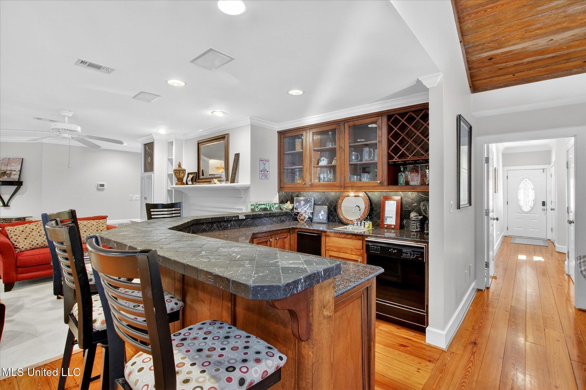 20419 Robinson Road Gulfport, MS 39503 - Photo 9 of 61 10-010