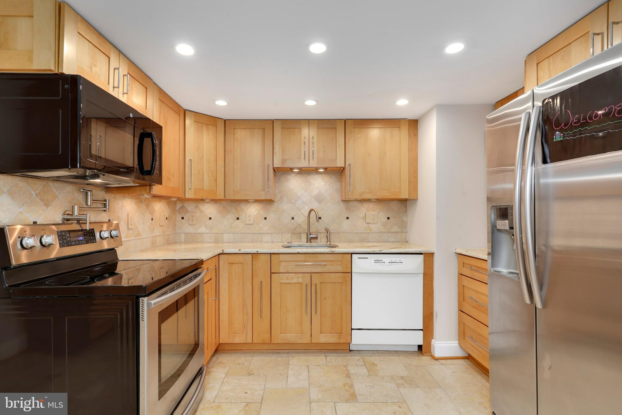 2328 Rosedown Drive Reston, VA 20191 - Photo 7 of 65 Gallery Image 7