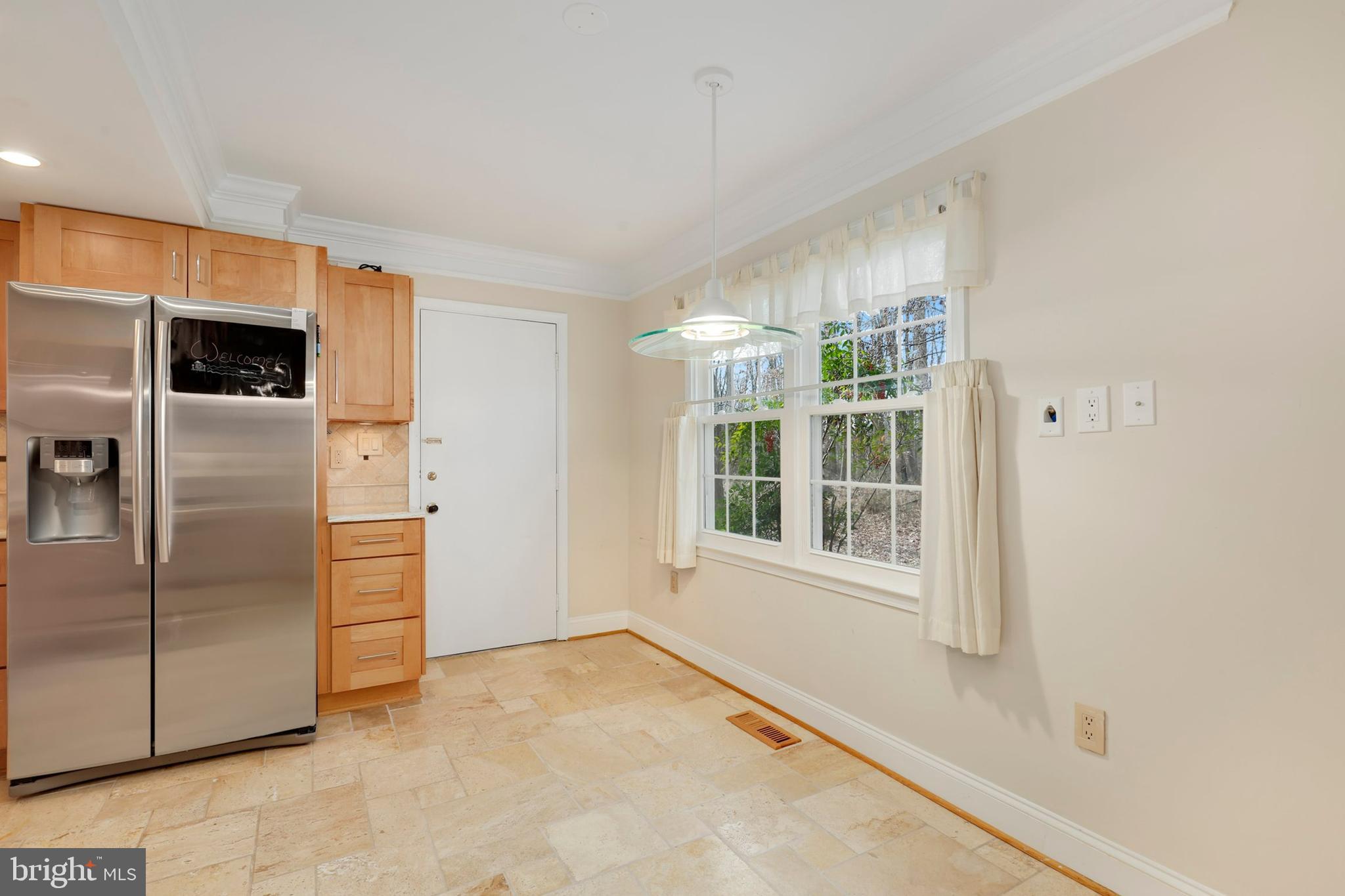 2328 Rosedown Drive Reston, VA 20191 - Photo 9 of 65 Gallery Image 9