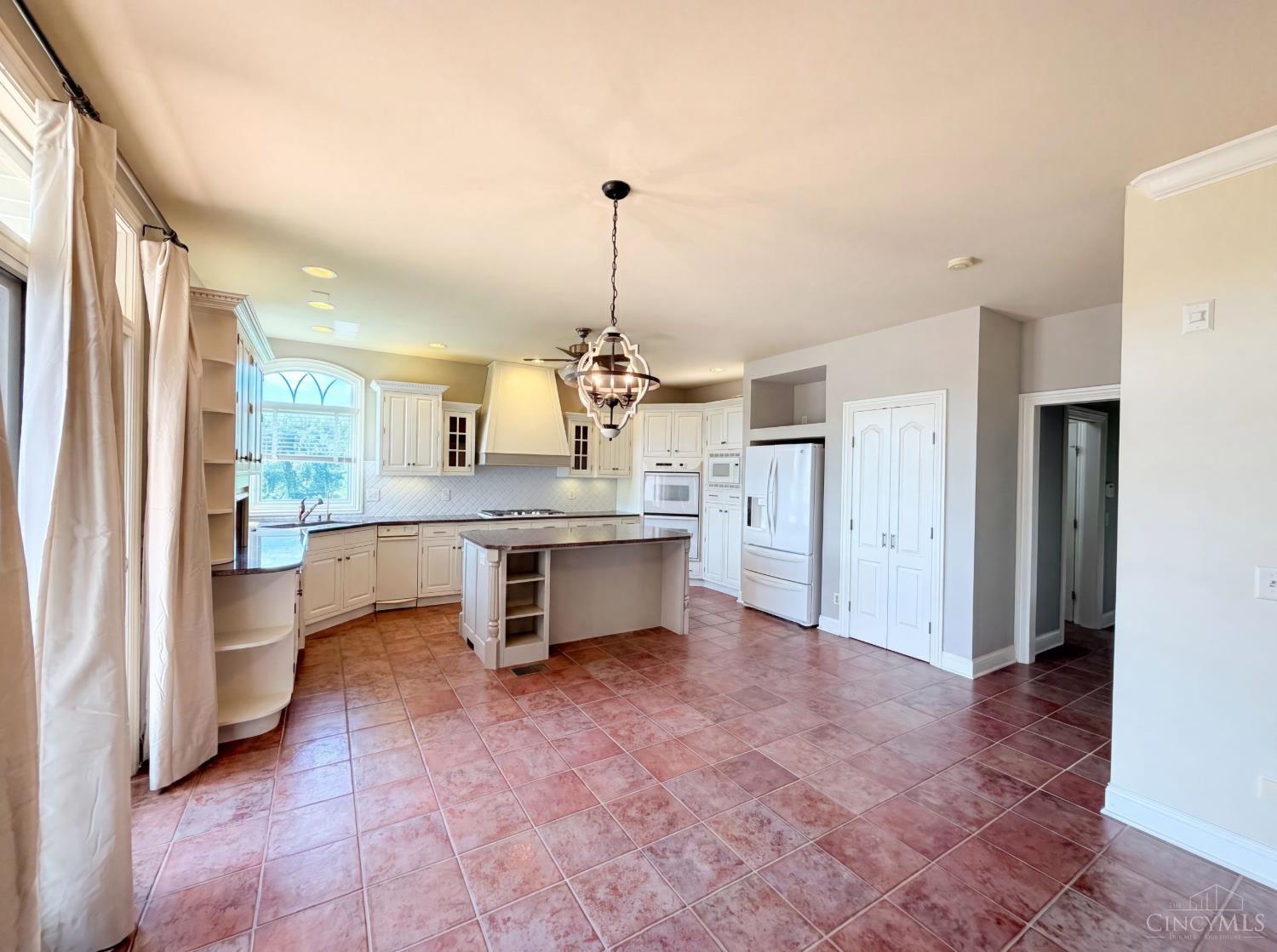 7087 Bridgetown Road Cincinnati, OH 45248 - Photo 6 of 35
