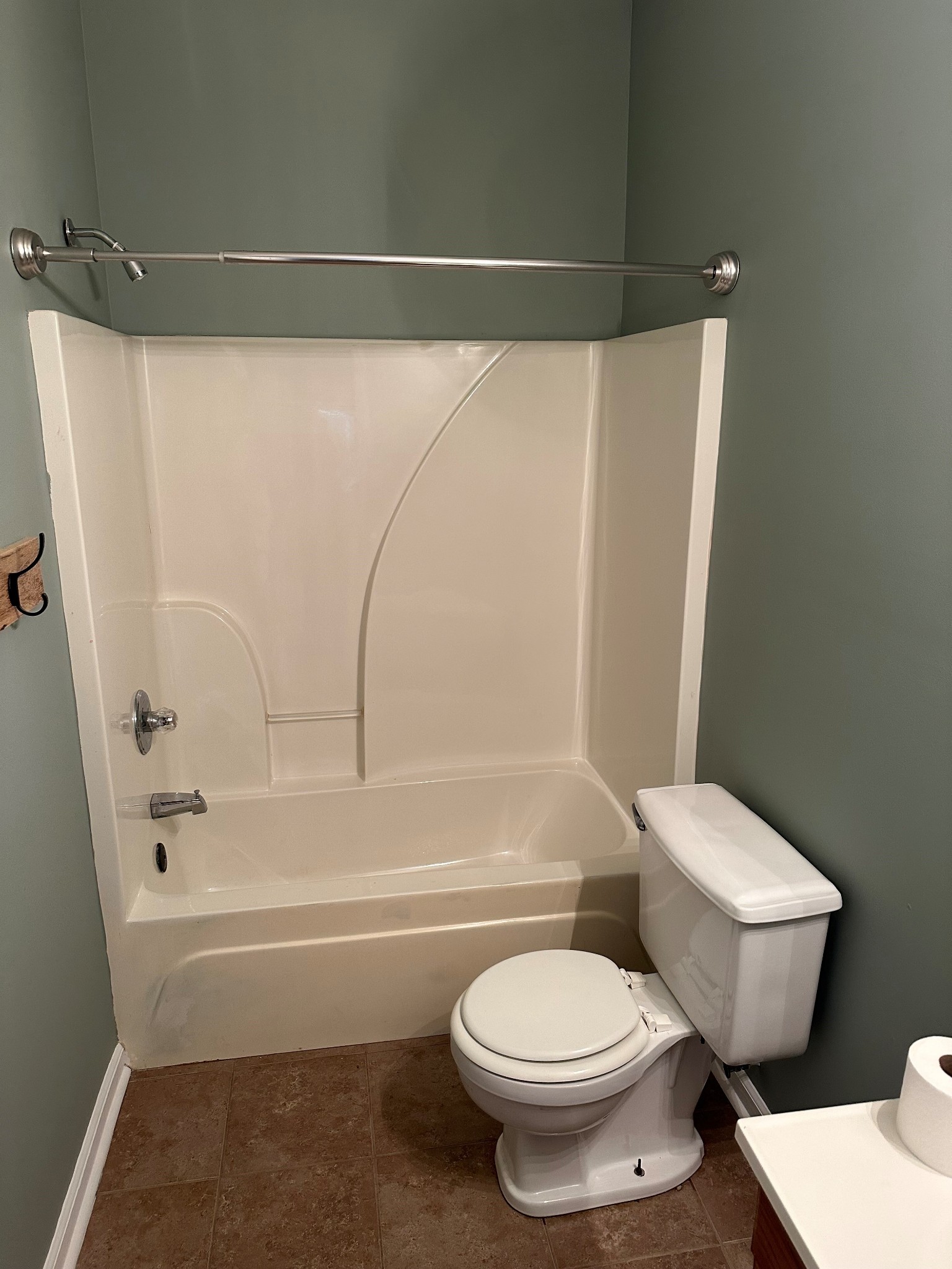 110 Case Road Prospect, TN 38477 - Photo 8 of 10 a bathroom with a toilet and a tub