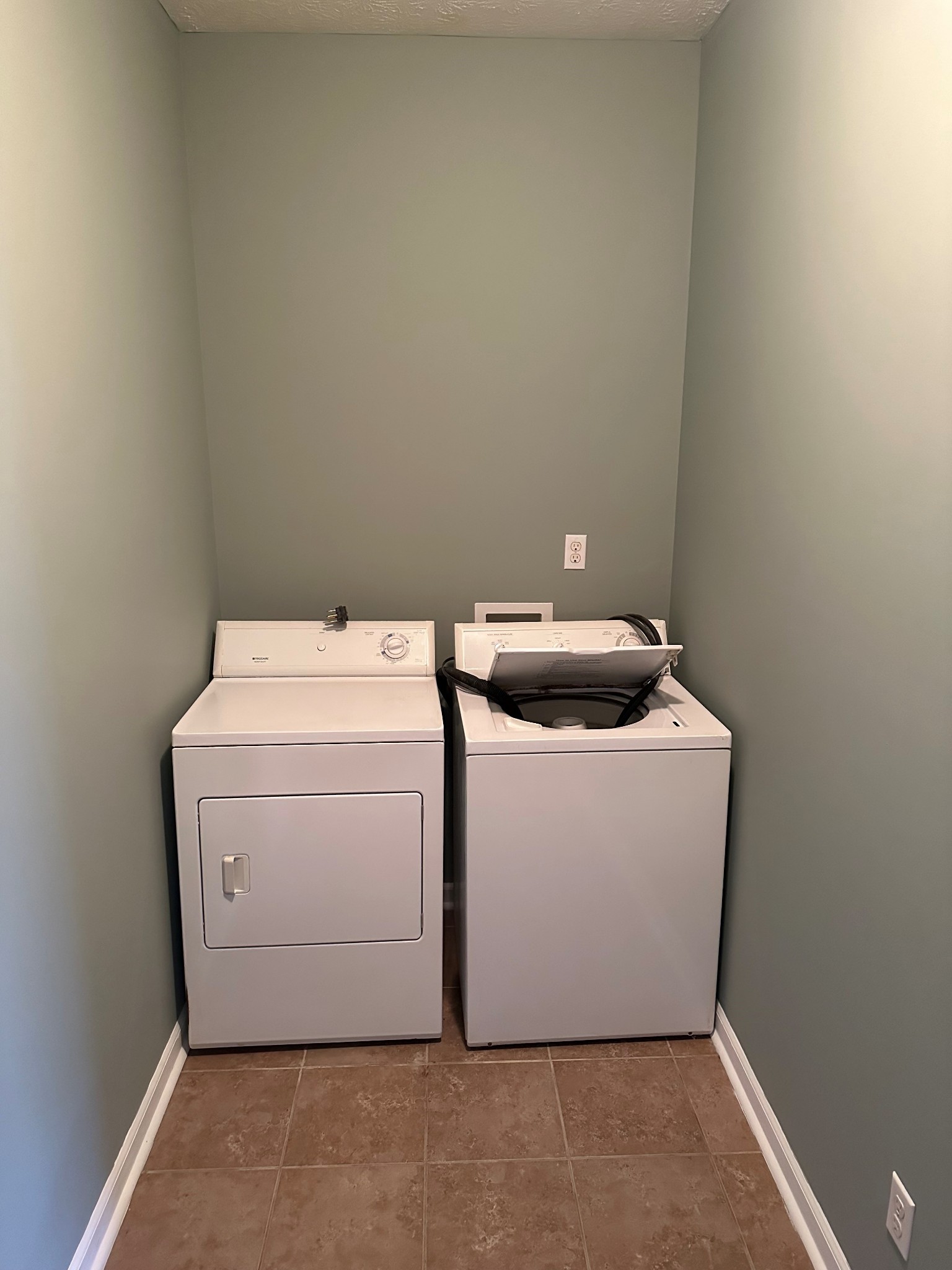 110 Case Road Prospect, TN 38477 - Photo 9 of 10 a utility room with dryer and washer
