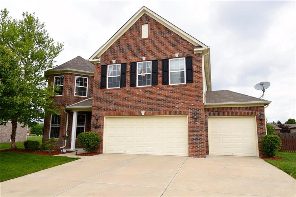 8174 Elsen Ridge Avon, IN 46123 - Photo 1 of 24 Gallery Image 1
